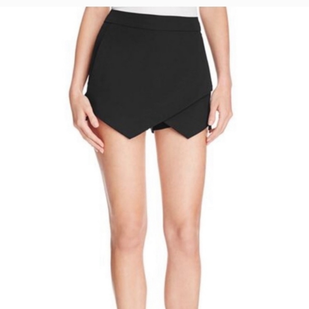 Aqua Women’s Black Envelope Skirt With Built in Shorts And Pockets Size Small